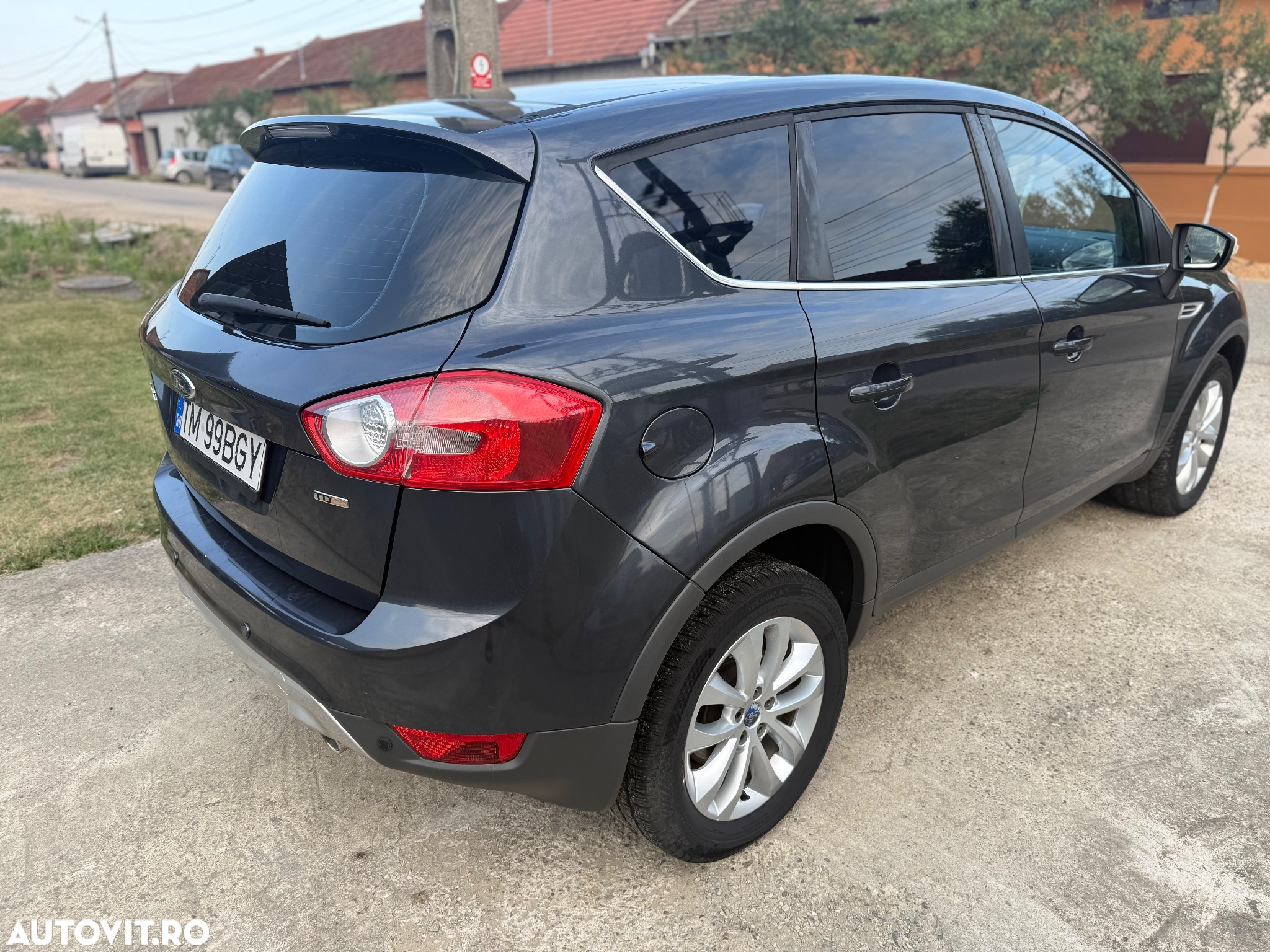 Ford Kuga 2.0 TDCi 4x4 Titanium - 4
