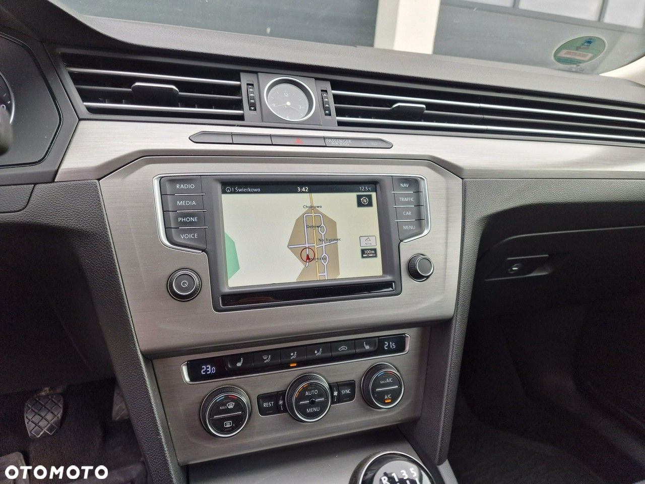 Volkswagen Passat - 12
