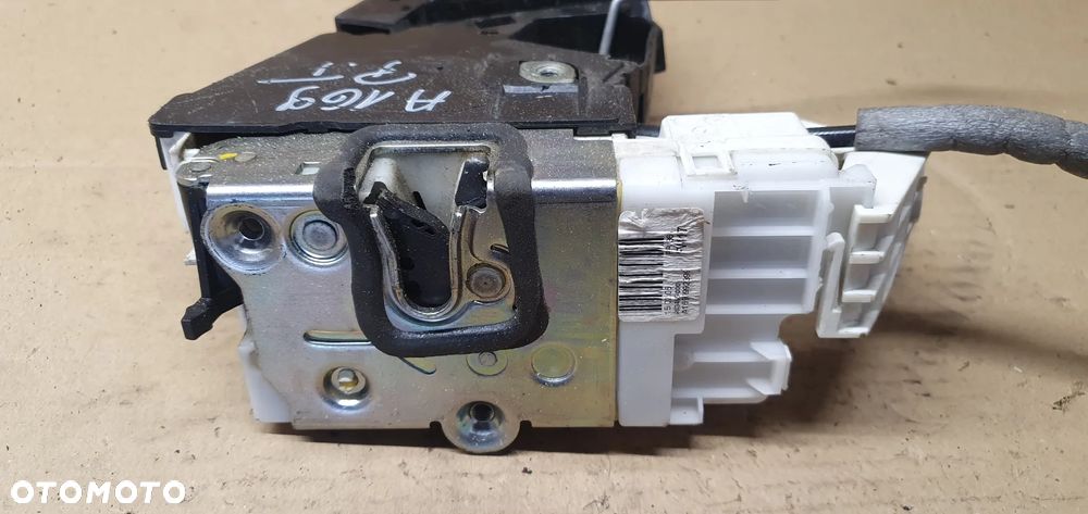 Zamek drzwi prawy tył tylny prawy Mercedes W169 1697302235 A1699992899 - 1