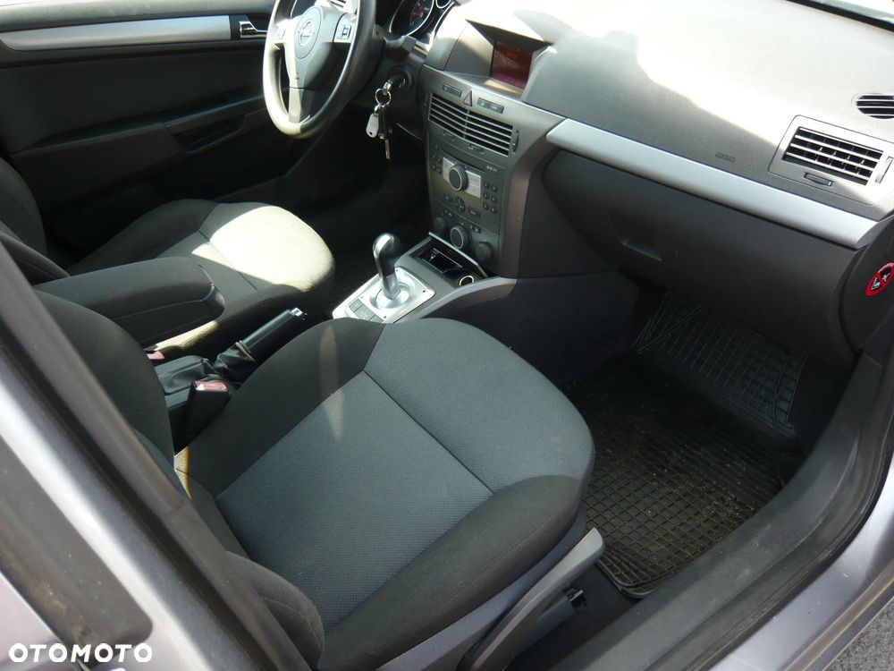 Opel Astra 1.6 Sport Easytronic - 11