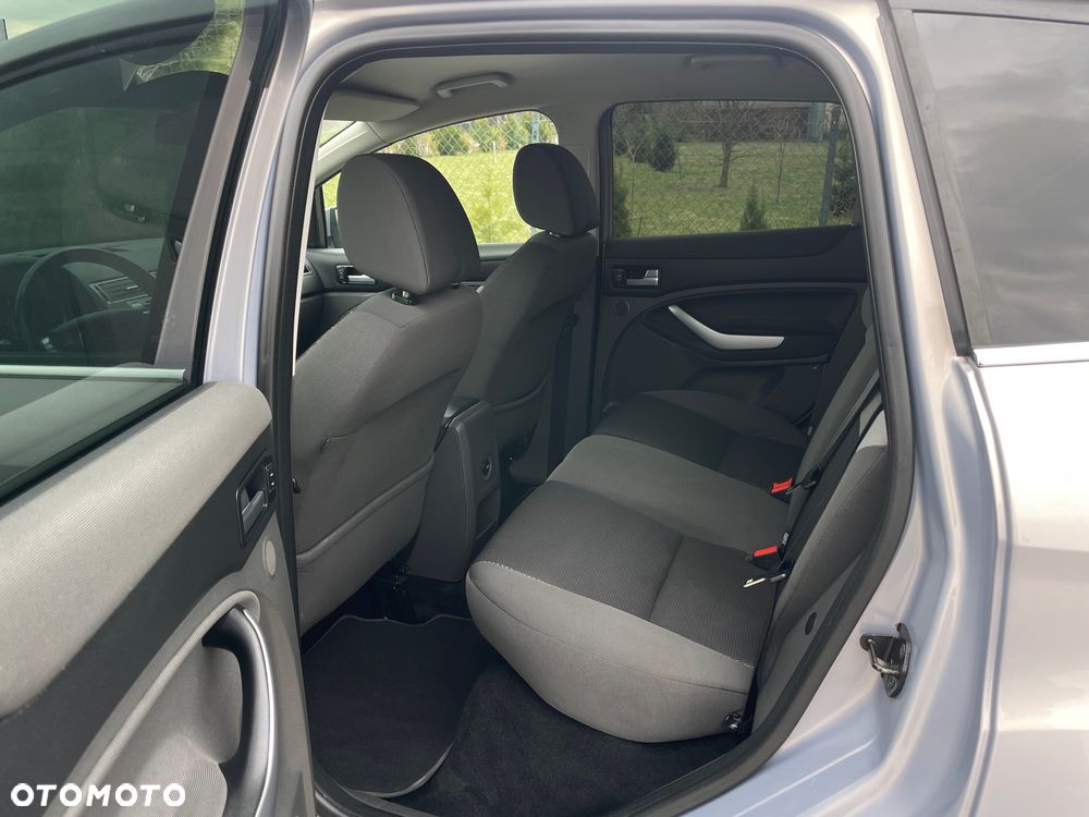 Ford Kuga 2.0 TDCi 2x4 Champions Edition - 9