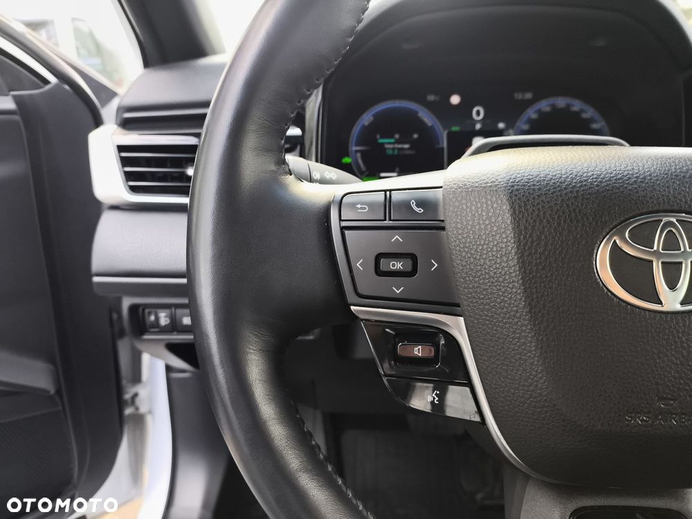 Toyota Camry - 17