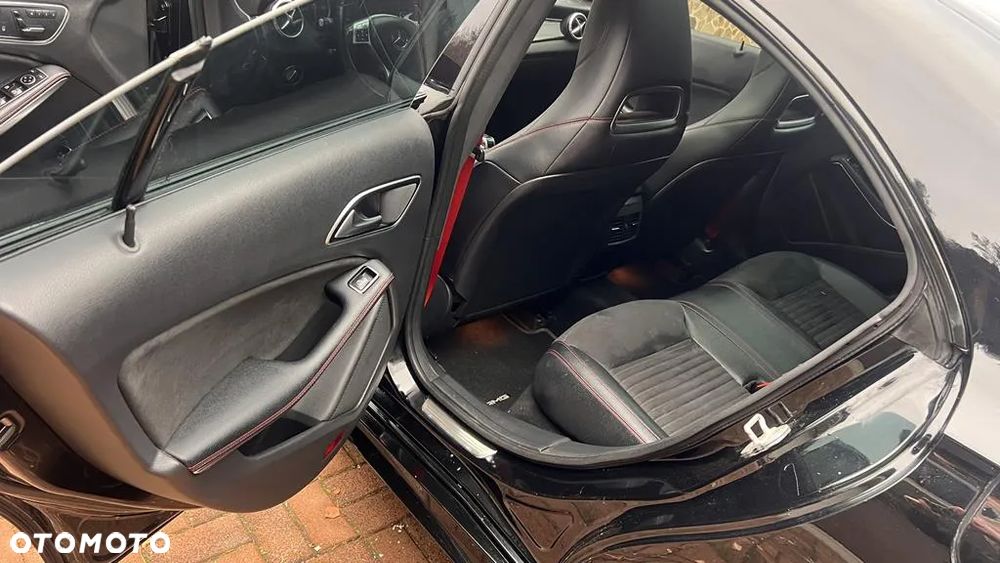 Mercedes-Benz CLA 45 AMG 4-Matic - 11