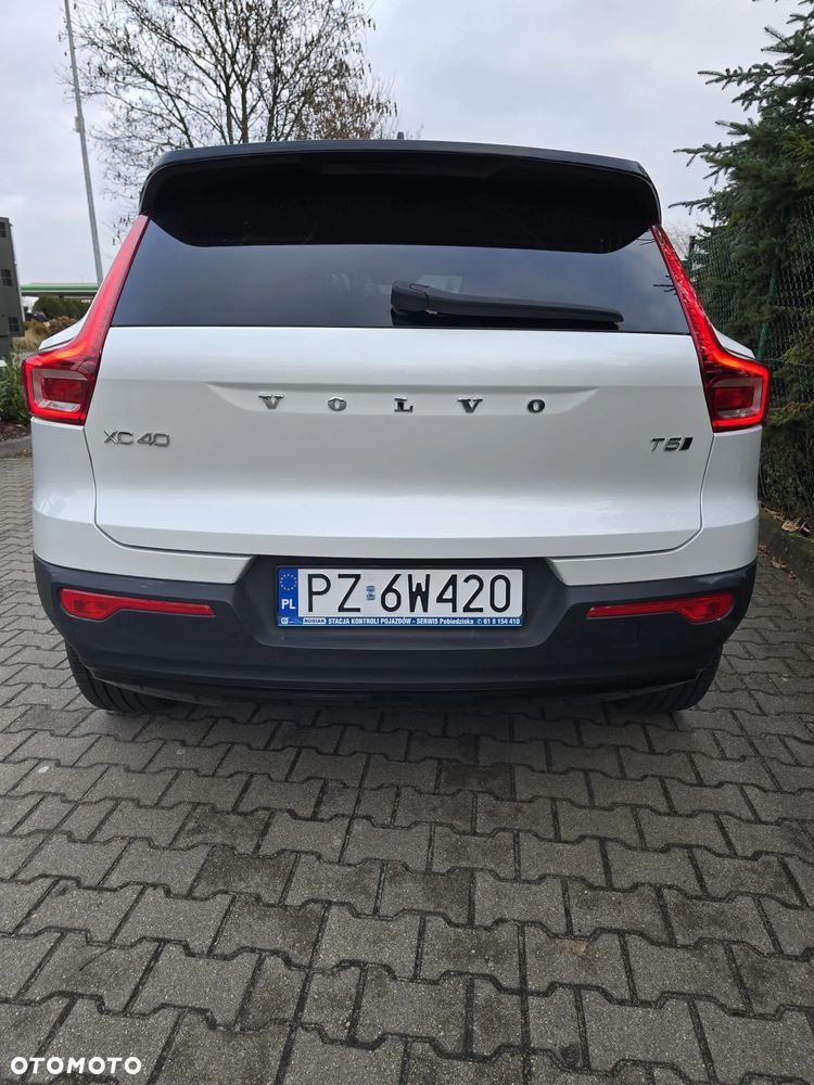 Volvo XC 40 T5 AWD R-Design - 10