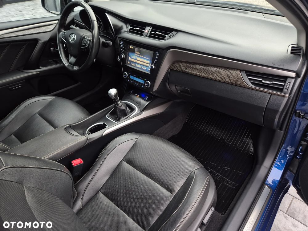 Toyota Avensis 1.8 Premium - 28