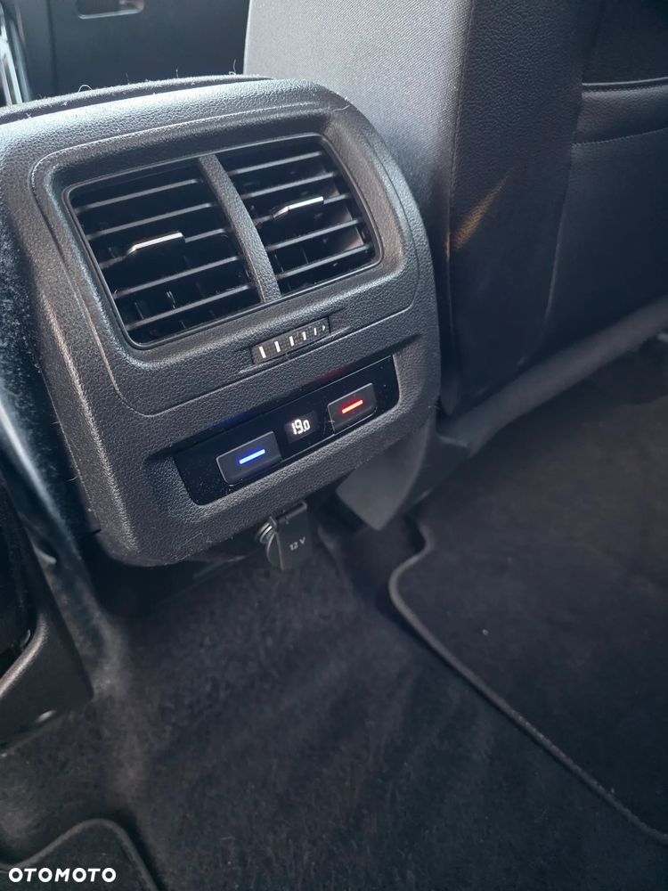 Volkswagen Touran 1.6 TDI SCR (BlueMotion Technology) Comfortline - 12