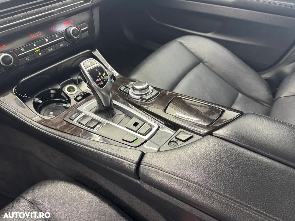 BMW Seria 5 525d Sport-Aut. - 22