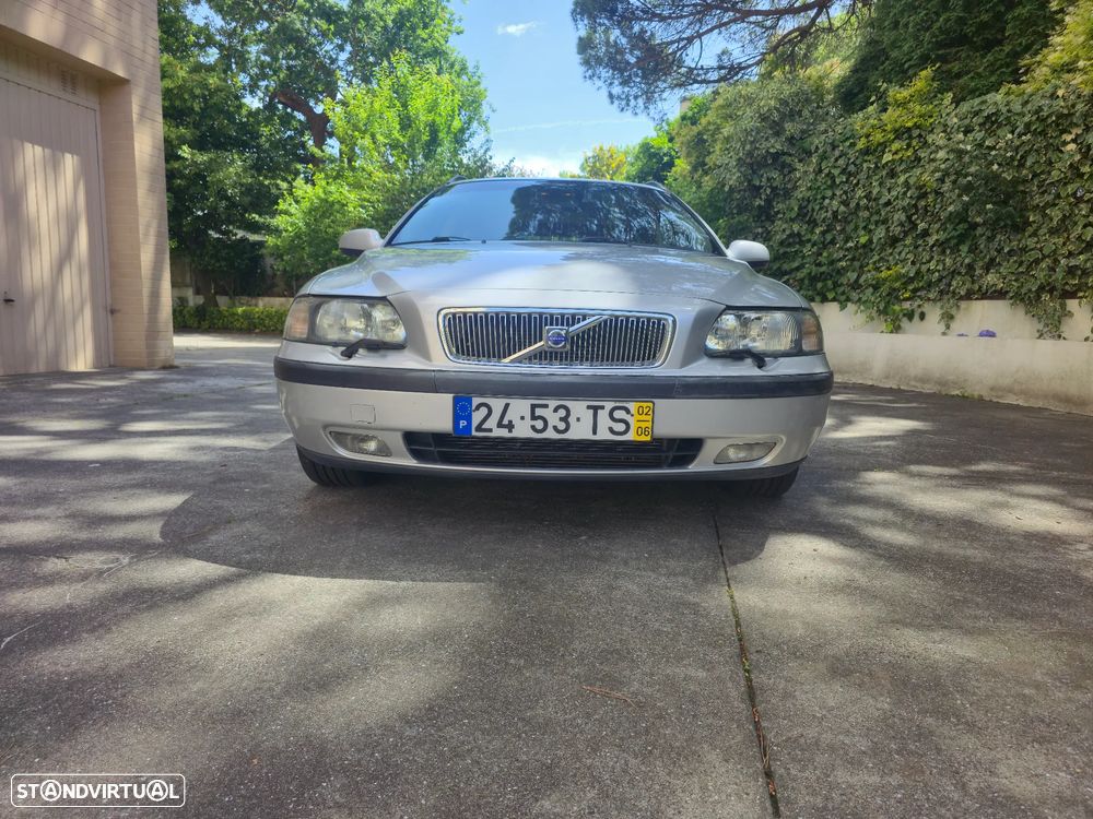 Volvo V70 2.4 D5 - 2
