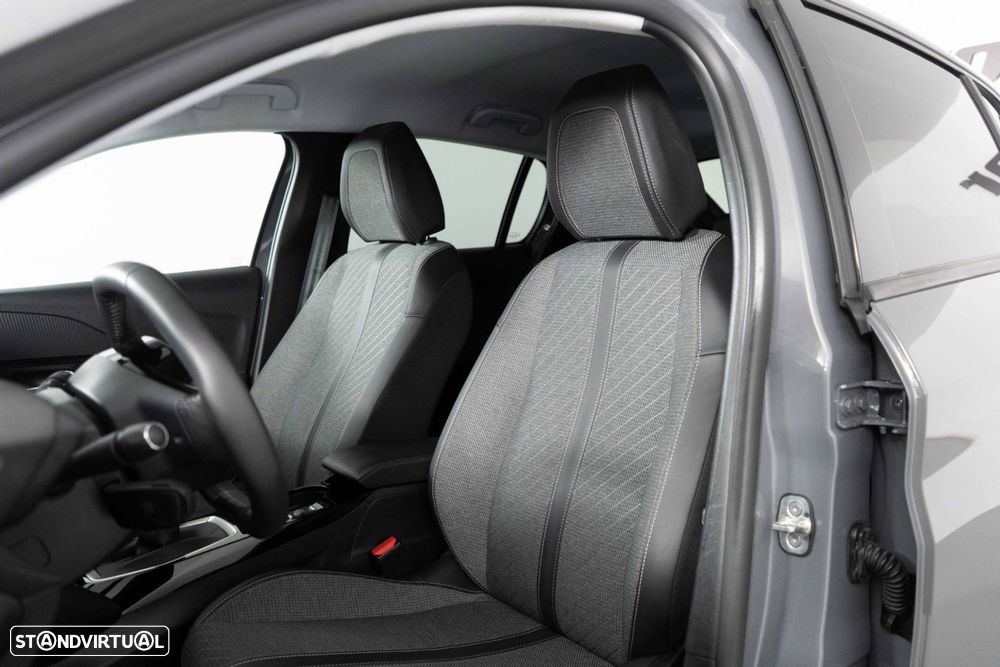 Peugeot 208 1.2 PureTech Allure - 8