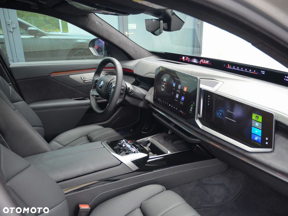 BMW Seria 7 - 36