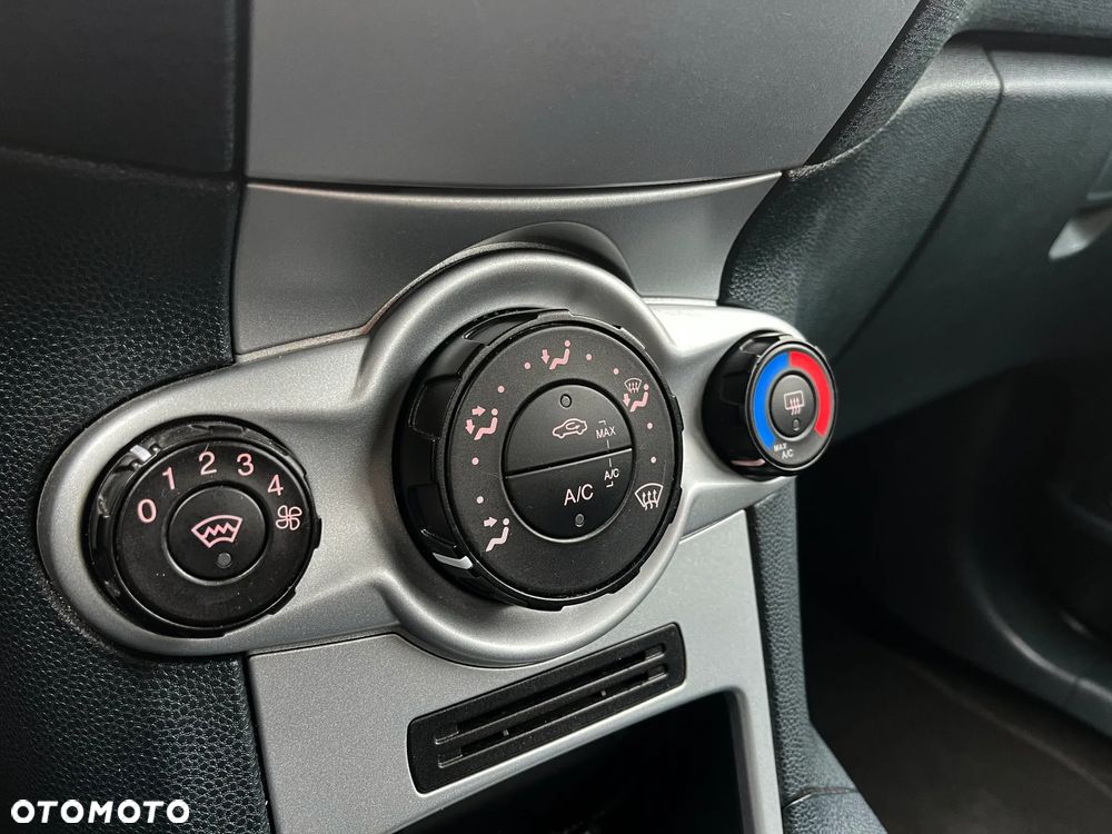 Ford Fiesta 1.4 TDCi Ambiente - 13