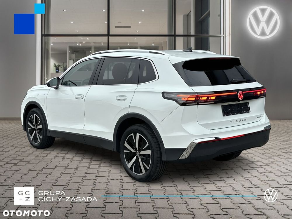 Volkswagen Tiguan - 3