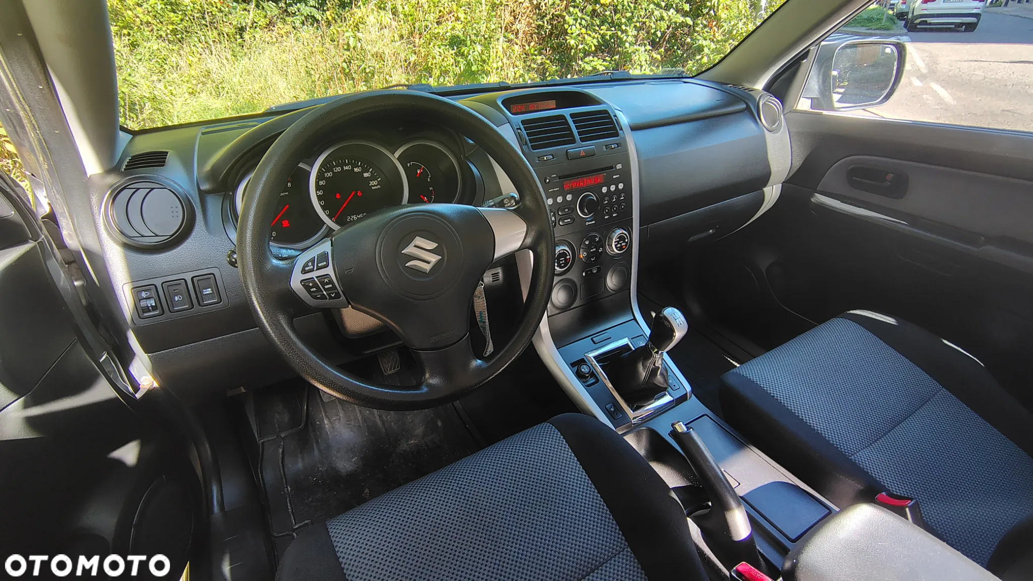 Suzuki Grand Vitara 1.6 - 6