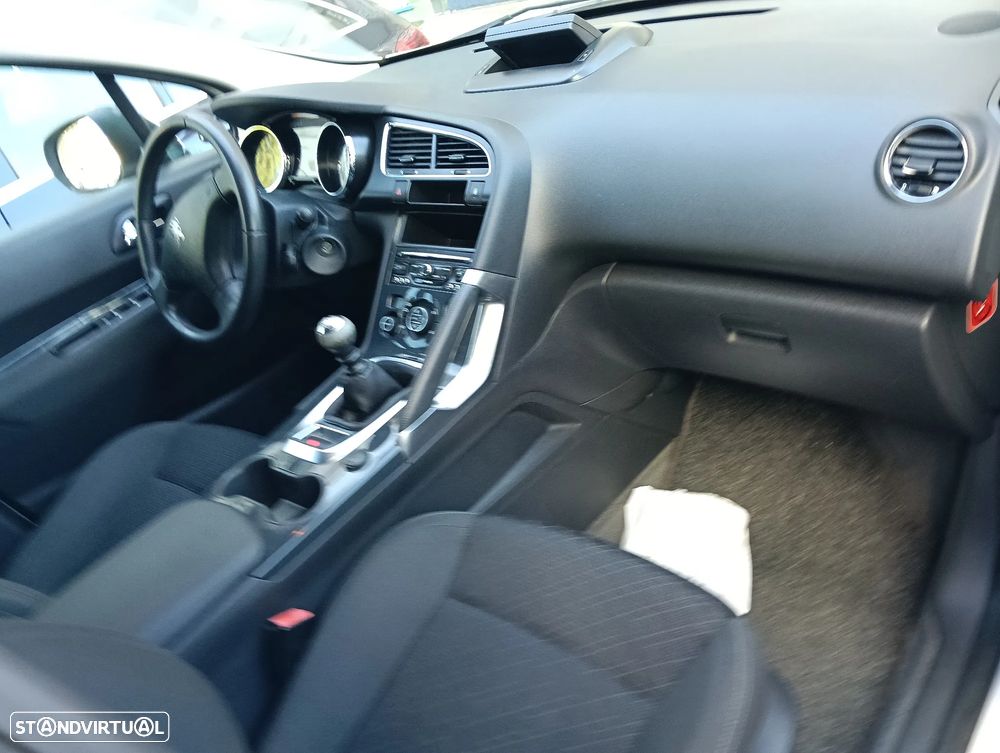 Peugeot 3008 1.6 HDi Allure - 9