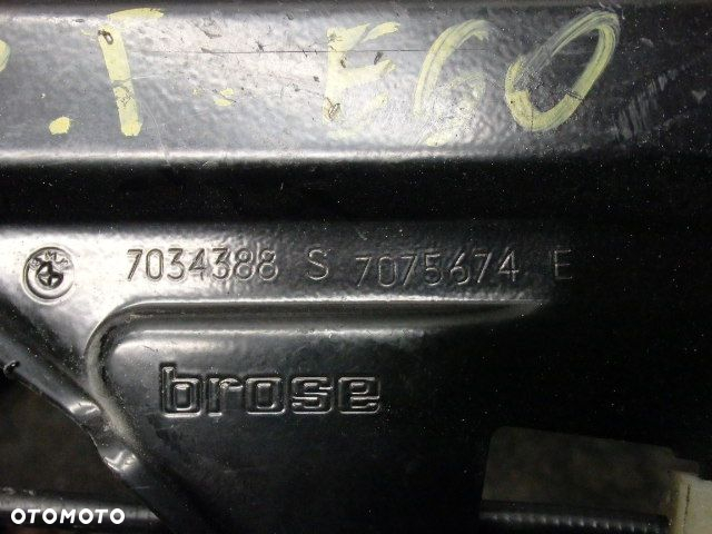 BMW E60 E61 MECHANIZM PODNOŚNIK SZYBY PRAWY TYŁ 7034388 RAF AUTO-CZĘŚCI BMW - 2
