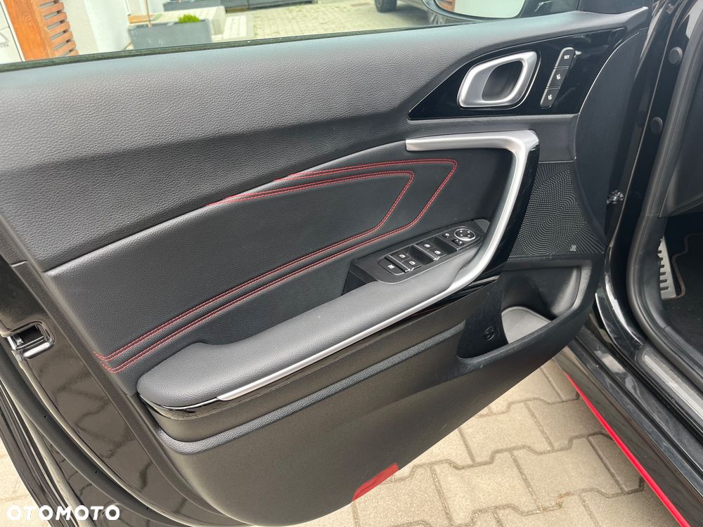 Kia ProCeed 1.6 T-GDI GT DCT - 15