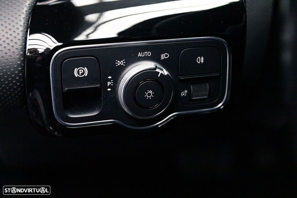 Mercedes-Benz CLA 180 d Shooting Brake Progressive Aut. - 24