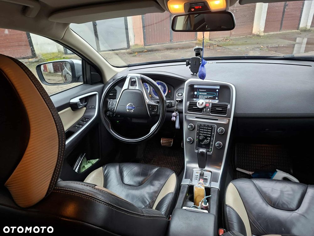 Volvo XC 60 2.4D AWD RDesign - 7
