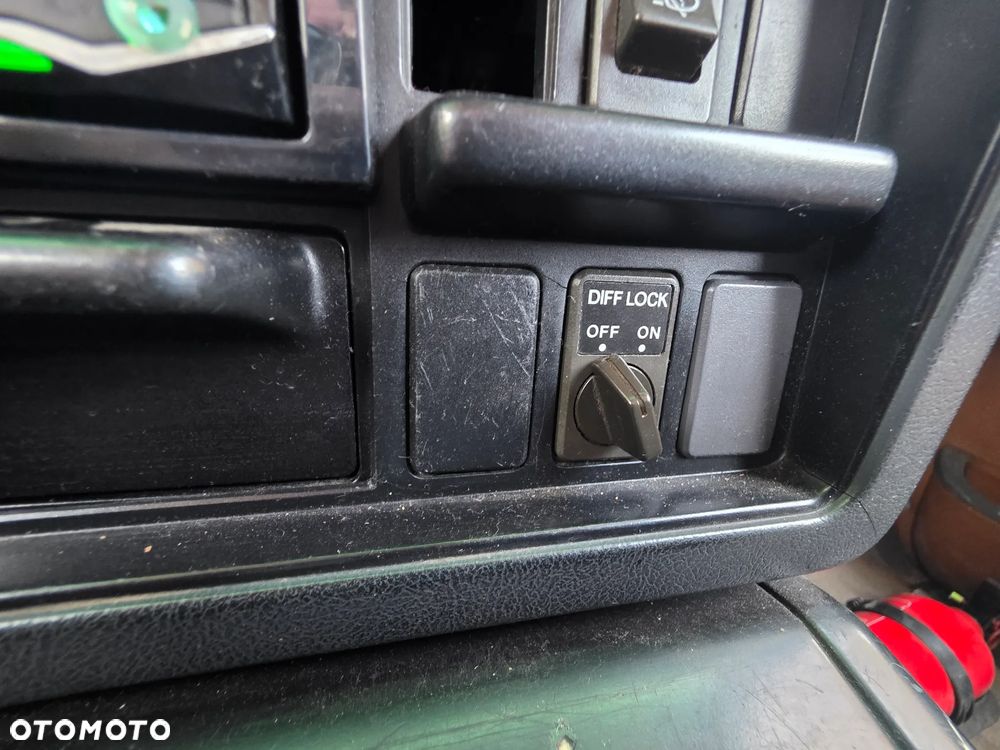 Nissan Patrol 2.8 TD SWB SLX - 13