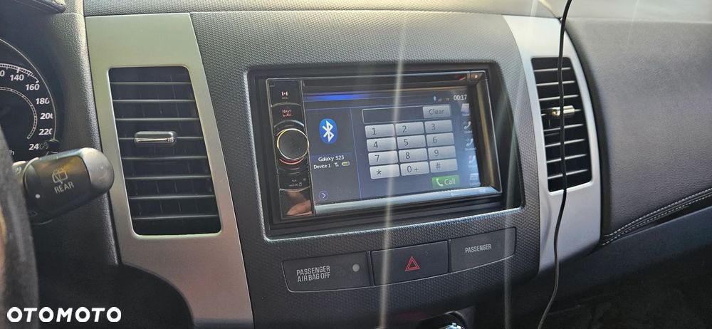 Mitsubishi Outlander - 24