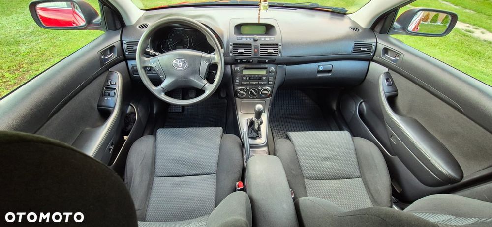 Toyota Avensis 1.6 VVT-i Luna - 13