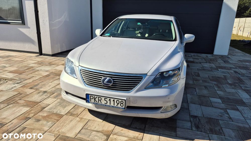 Lexus LS - 2
