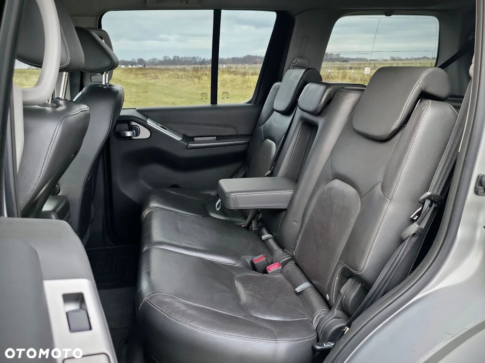 Nissan Pathfinder - 29