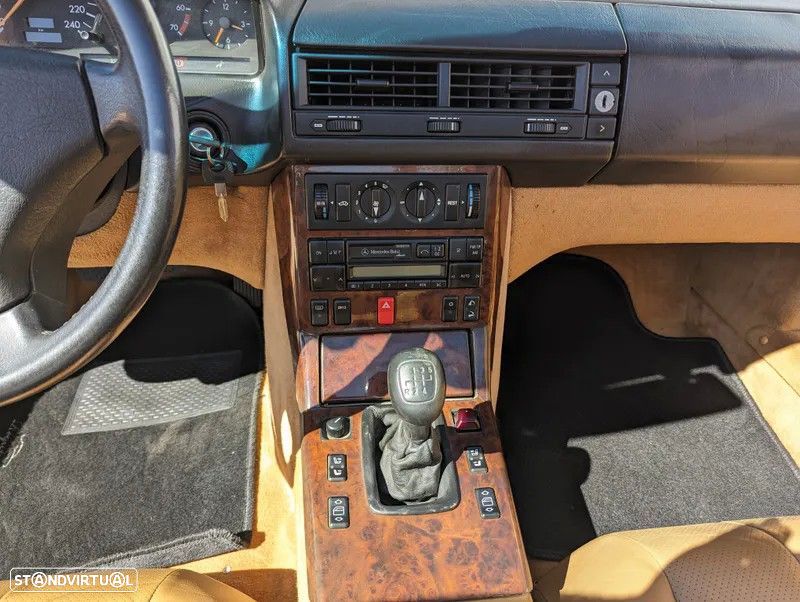 Mercedes-Benz SL 300 Standard - 26
