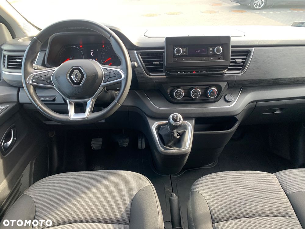 Renault Trafic 2.0 dCi - 11