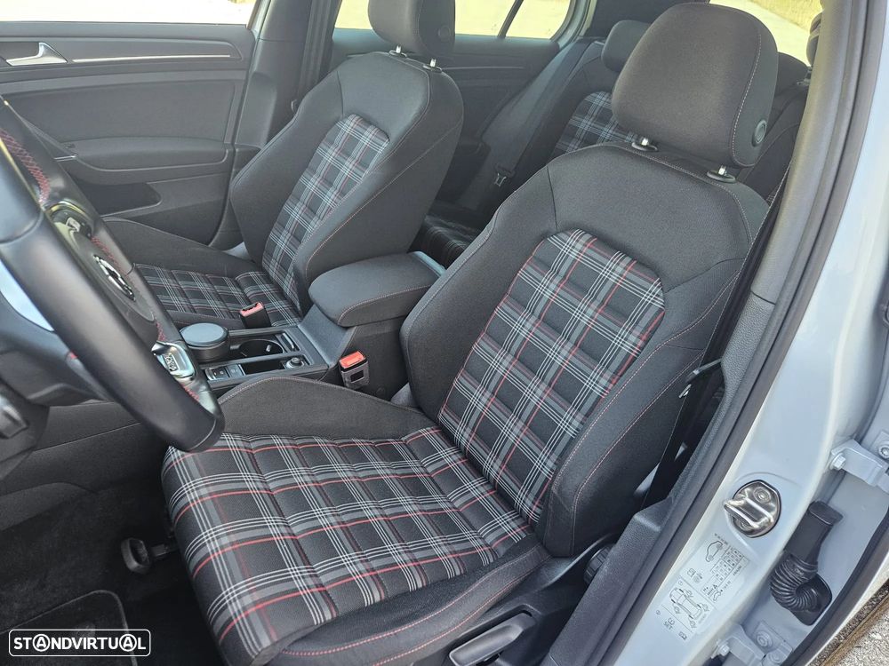 VW Golf GTI Performance BlueMotion - 13