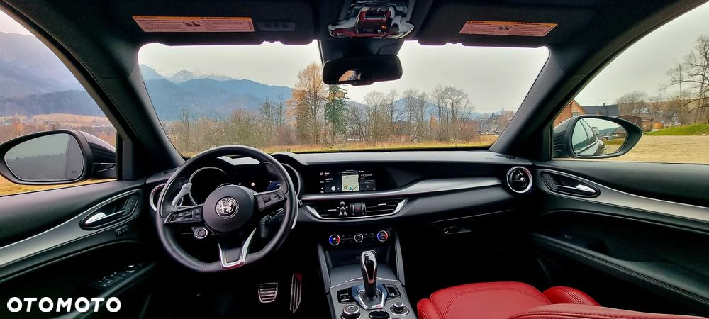 Alfa Romeo Stelvio 2.0 Turbo 16V AT8-Q4 Veloce Ti - 11