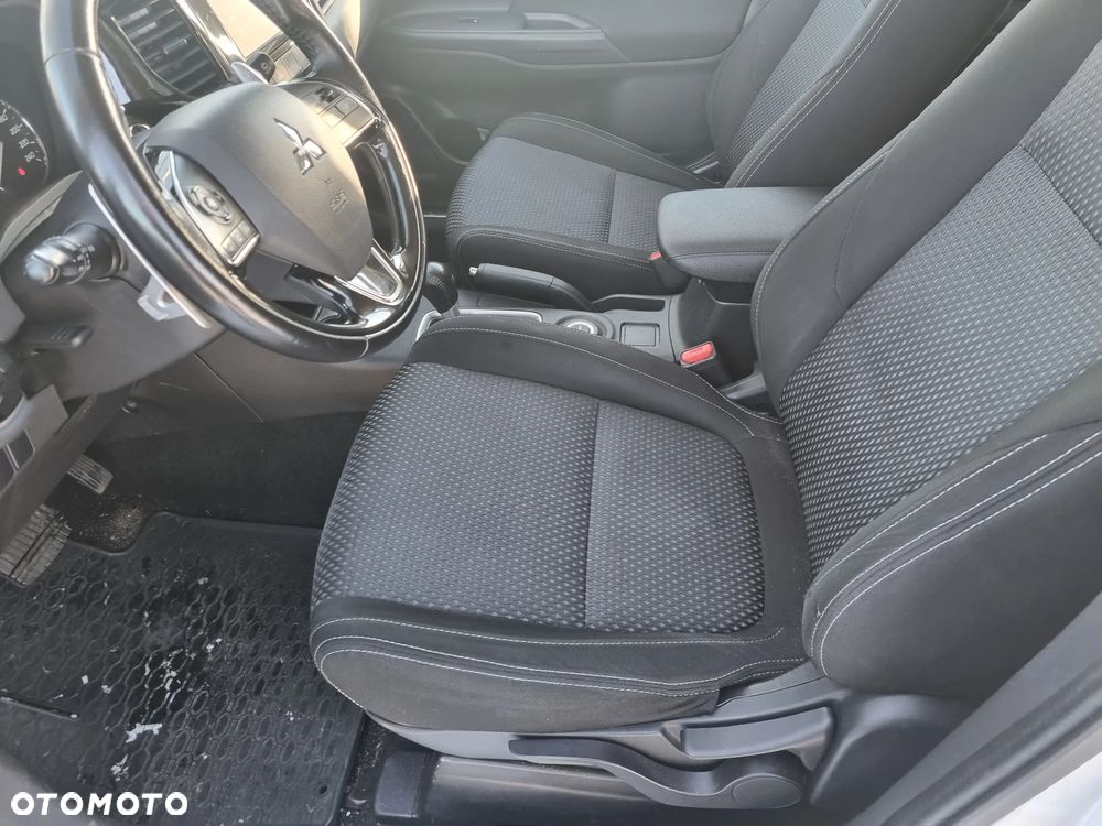 Mitsubishi Outlander 2.2 DI-D Intense + SDA 4WD - 10