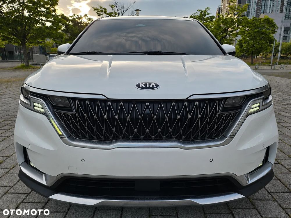 Kia Carnival - 3