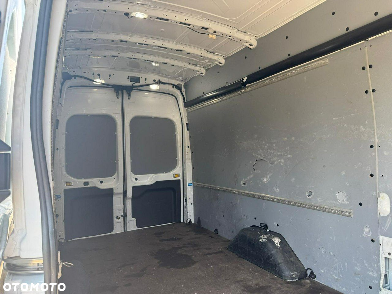 Ford Transit - 10