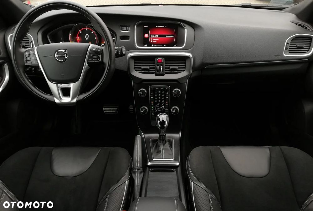 Volvo V40 T3 Drive-E R-Design Momentum - 16