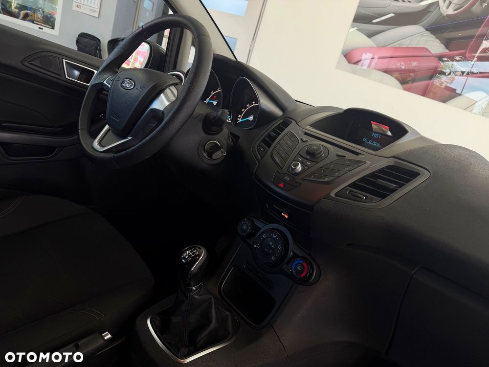 Ford Fiesta - 24