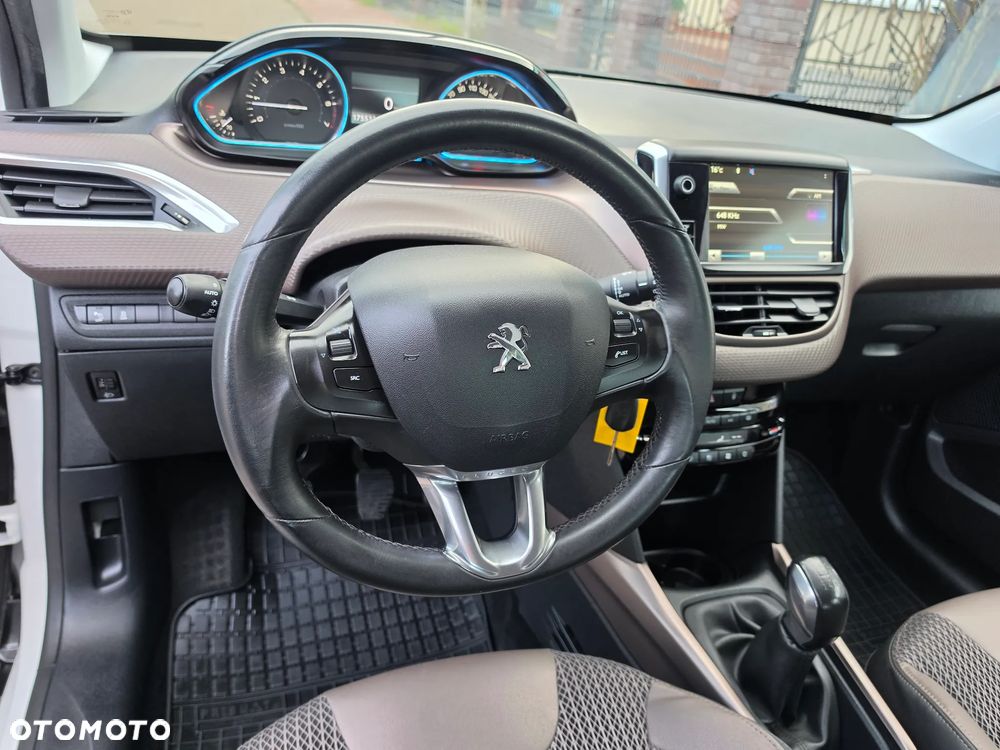Peugeot 2008 1.6 VTi Allure - 24