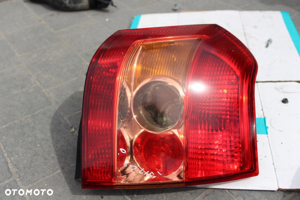 LAMPA TYLNA PRAWA TOYOTA COROLLA E12 HB HATCHBACK LIFT EUROPA