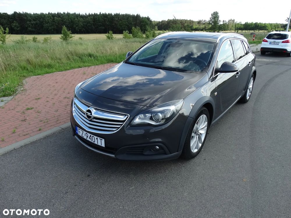 Opel Insignia Country Tourer 2.0 Diesel 4x4 Exclusive - 3