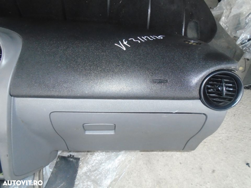 Plansa de bord cu airbag volan si airbag pasager Seat Ibiza din 2004 - 2