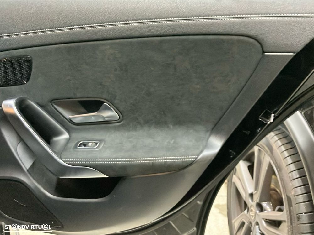 Mercedes-Benz CLA 250 e Shooting Brake AMG Line - 25
