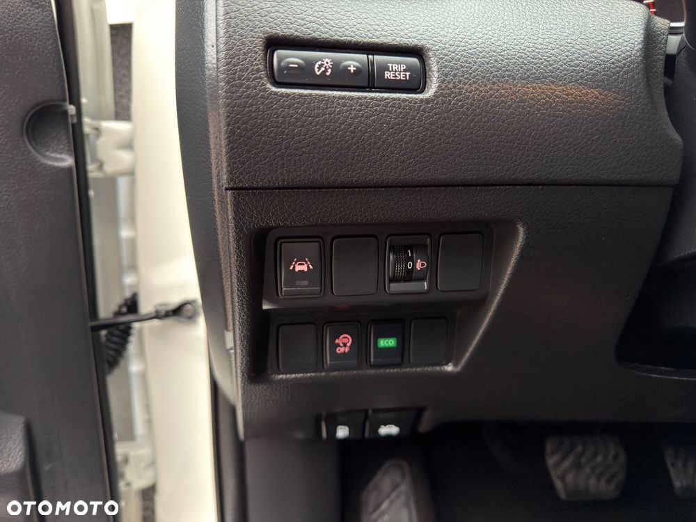 Nissan Qashqai 1.3 DIG-T N-Style DCT - 26