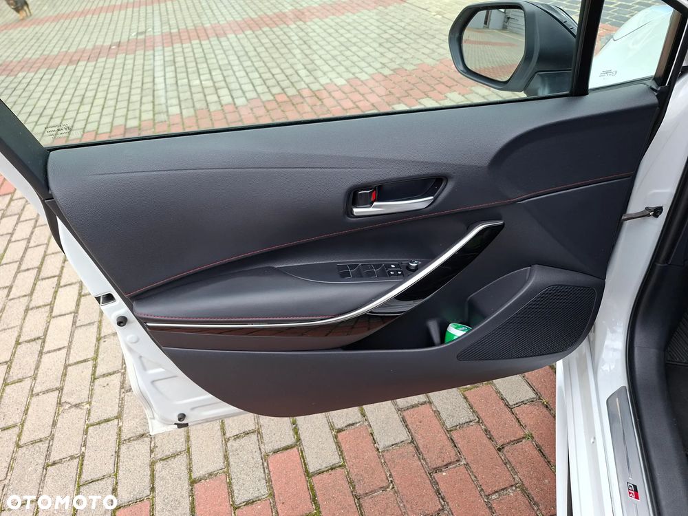 Toyota Corolla 2.0 Hybrid GR Sport - 24