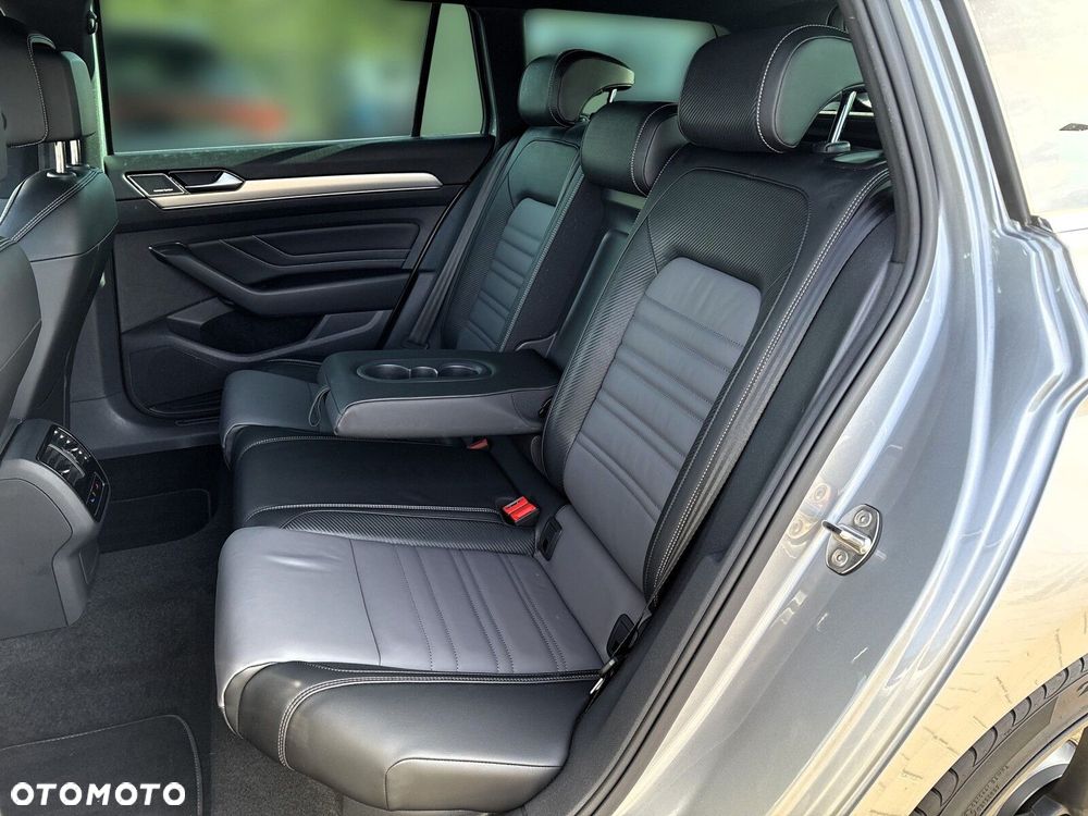 Volkswagen Passat - 32