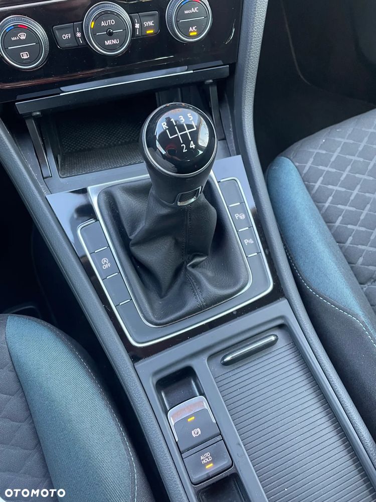 Volkswagen Golf 1.6 TDI SCR IQ.DRIVE - 16