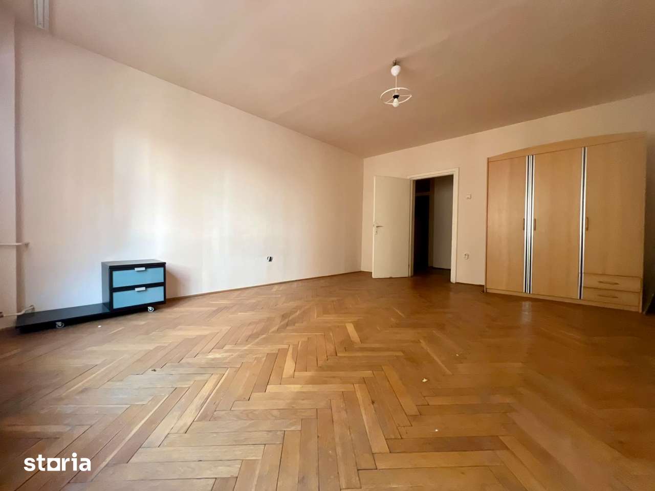 Apartament cu 3 camere, 75 mp utili, etaj 4 - Zona Lipovei — fotografia 1