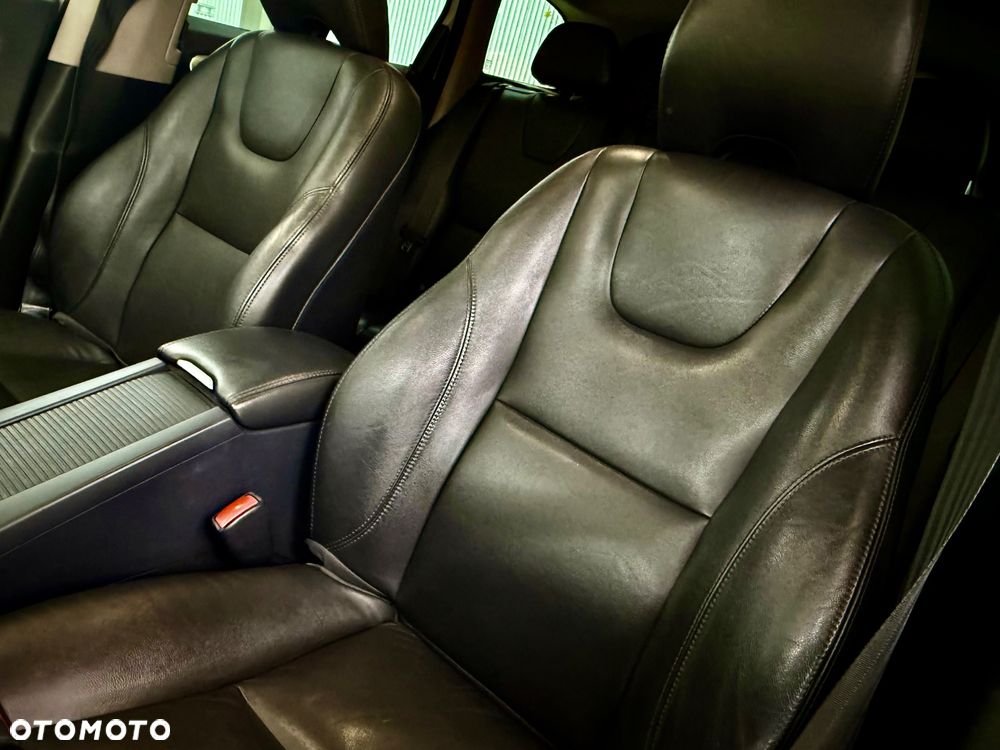 Volvo XC 60 D3 Drive-E R-Design Momentum - 14