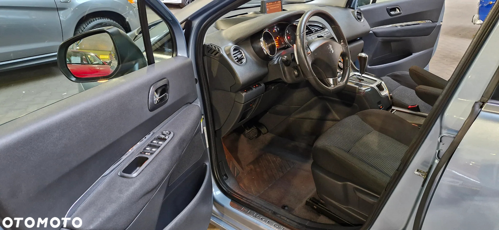 Peugeot 5008 HDI FAP 110 EGS6 Premium - 10