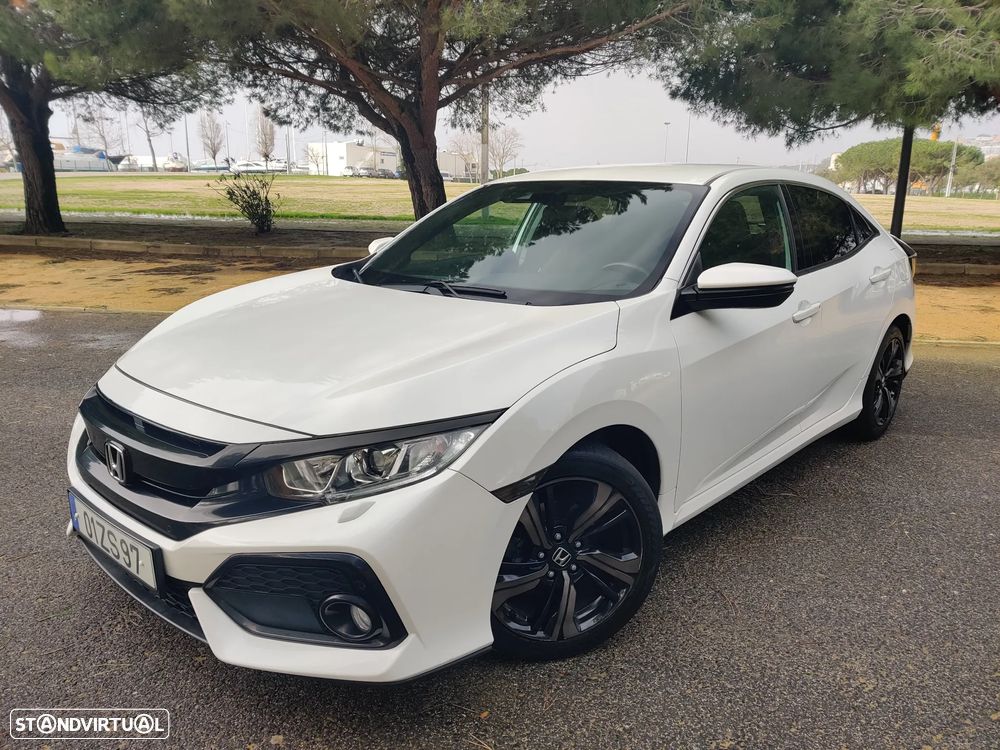 Honda Civic 1.0 i-VTEC Executive - 1