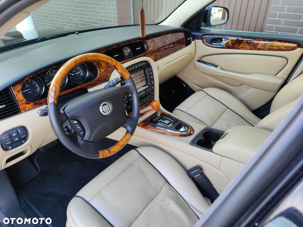 Jaguar XJ XJ8 4.2 Executive - 10